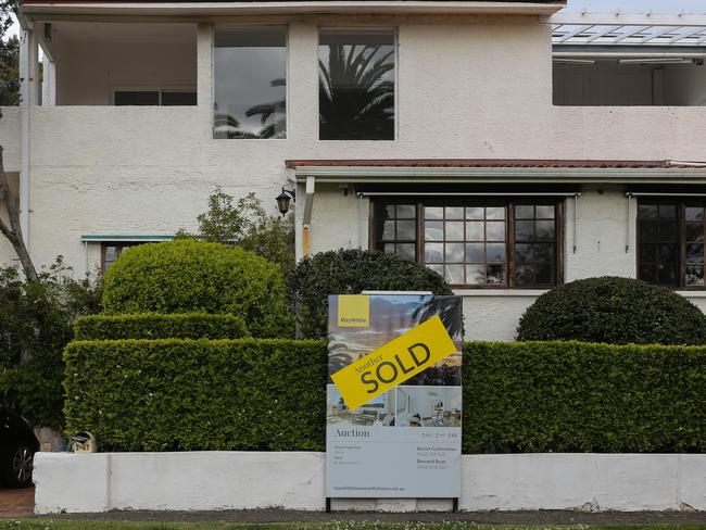 SYDNEY, AUSTRALIA - NewsWire Photos, SEPTEMBER, 28 2021: A view of a residential property with a Sold sign in Mosman on Sydney's North Shore. As many as one-in-five home buyers are potentially borrowing more than six times their income, prompting the Treasurer to consider stepping in to crackdown on home loans.  Picture: NCA NewsWire / Gaye Gerard