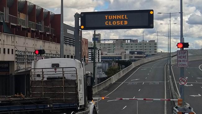 Brisbane motorway tunnel evacuated