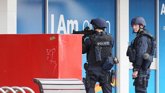 Police called to ‘siege situation’ at Rye shops | news.com.au ...