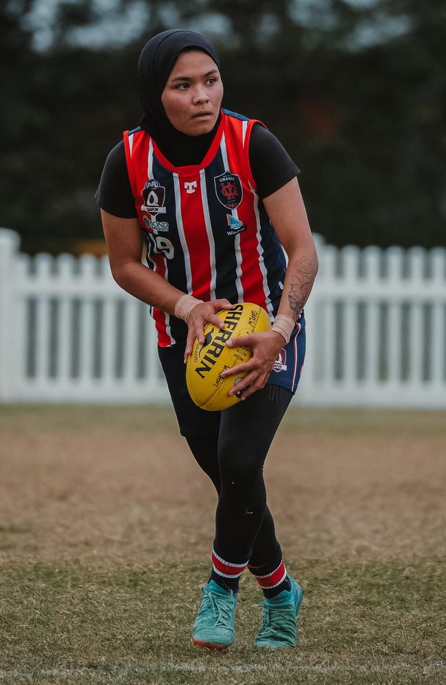 Zimra Hussain in action for Wilston Grange Gorillas in the QAFL. Picture: Clyde Scorgie/Brooke Sleep Media.