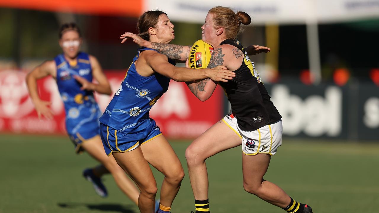 Tiger Tayla Stahl kicked the first two goals of the game in the opening five minutes. Picture: Paul Kane/Getty Images