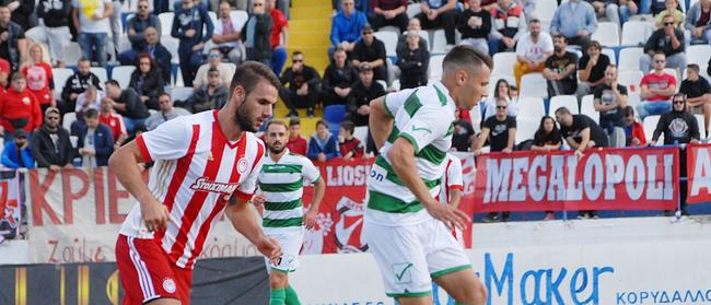 Former West Adelaide player Meni Haralampopoulos of Greek club Acharnaikos in a clash against Olimpiacos in the Super League. Picture: Supplied from Andy Haralampopoulos