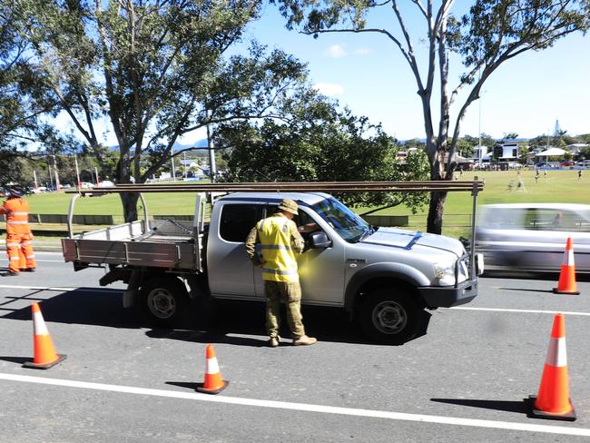 Members of the Australian Army assist Queensland Police at a border crossing in Coolangatta. Picture: Scott Powick Newscorp