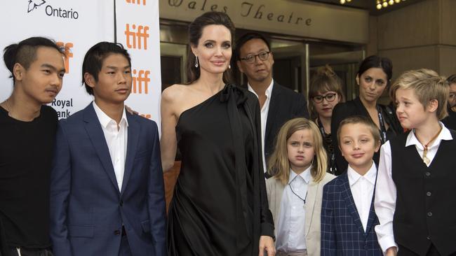 Angelina Jolie with five of her children, including (L-R) Maddox Chivan Jolie-Pitt, Pax Thien Jolie-Pitt, Vivienne Marcheline Jolie-Pitt, Knox Leon Jolie-Pitt and Shiloh Nouvel Jolie-Pitt in 2017.