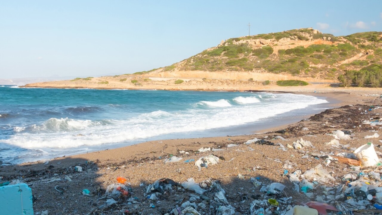 Greek government to ban businesses from coast to protect certain beaches