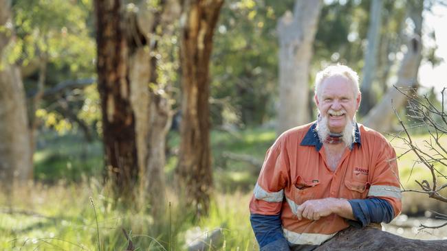 <s1>Back from the brink: Mitiamo farmer Greg Rankin is reserving a section of his land for the endangered Plains Wanderer bird. </s1> <source>Picture: Zoe Phillips</source>