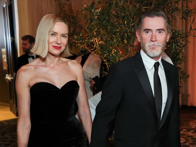 BEVERLY HILLS, CALIFORNIA - JANUARY 05: (L-R) Naomi Watts and Billy Crudup attend the 82nd Annual Golden Globe Awards at The Beverly Hilton on January 05, 2025 in Beverly Hills, California. (Photo by Monica Schipper/Getty Images)