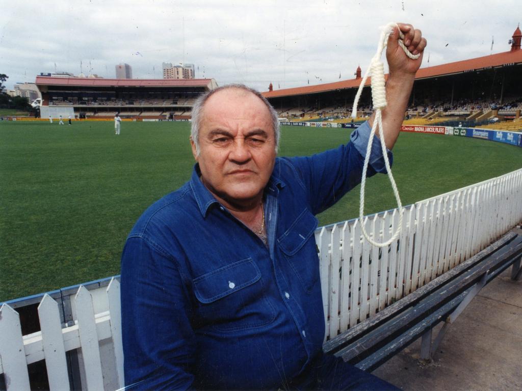 Radio announcer Bob Francis wants to bring back public hangings to Adelaide Oval, November, 1995.