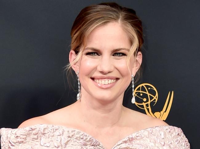 ‘Anna Chlumsky’s dress makes me so sad inside’