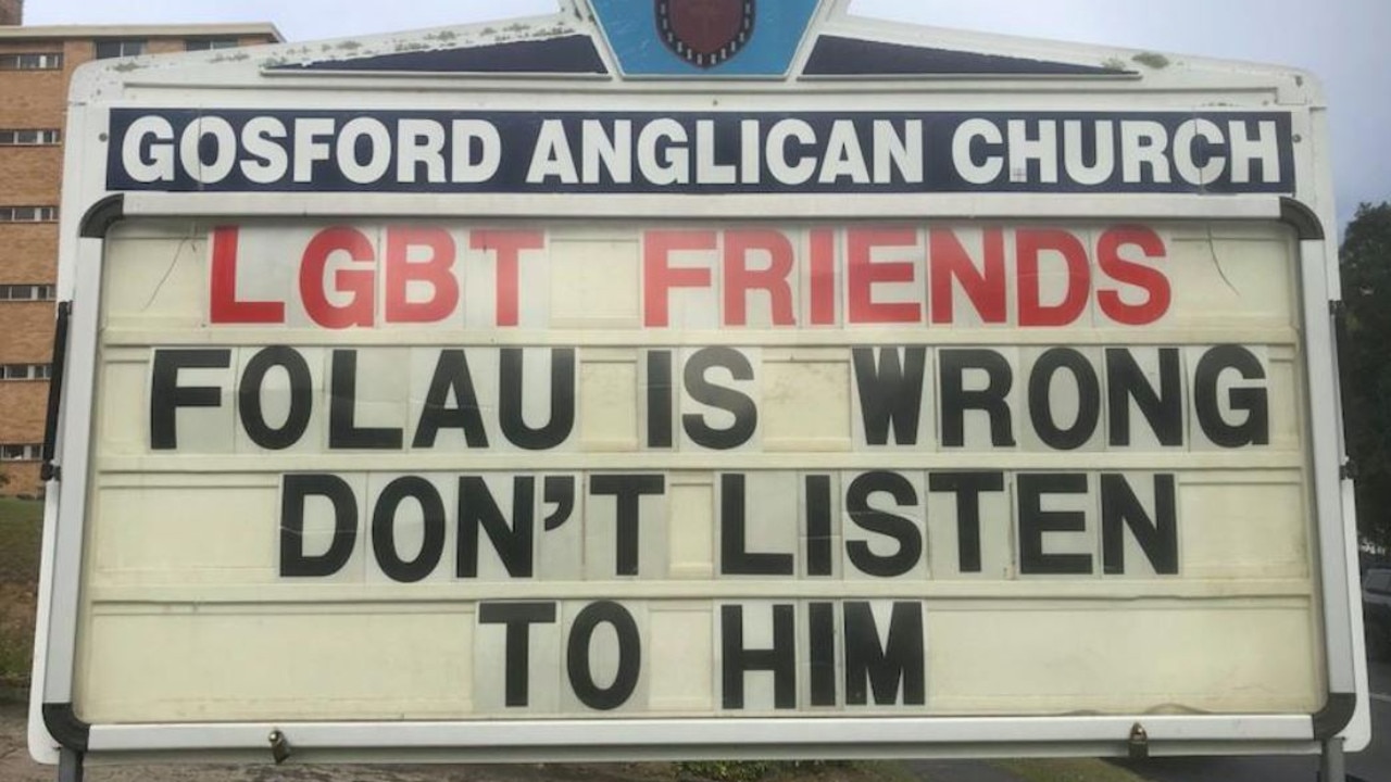 A popular Anglican priest in Gosford has publicly spoken out against Israel Folau in the wake of his latest attack on gay and transgender people.