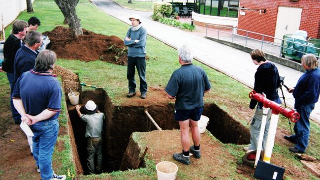 The Flinders uni archaeological excavation of the northern entrance.