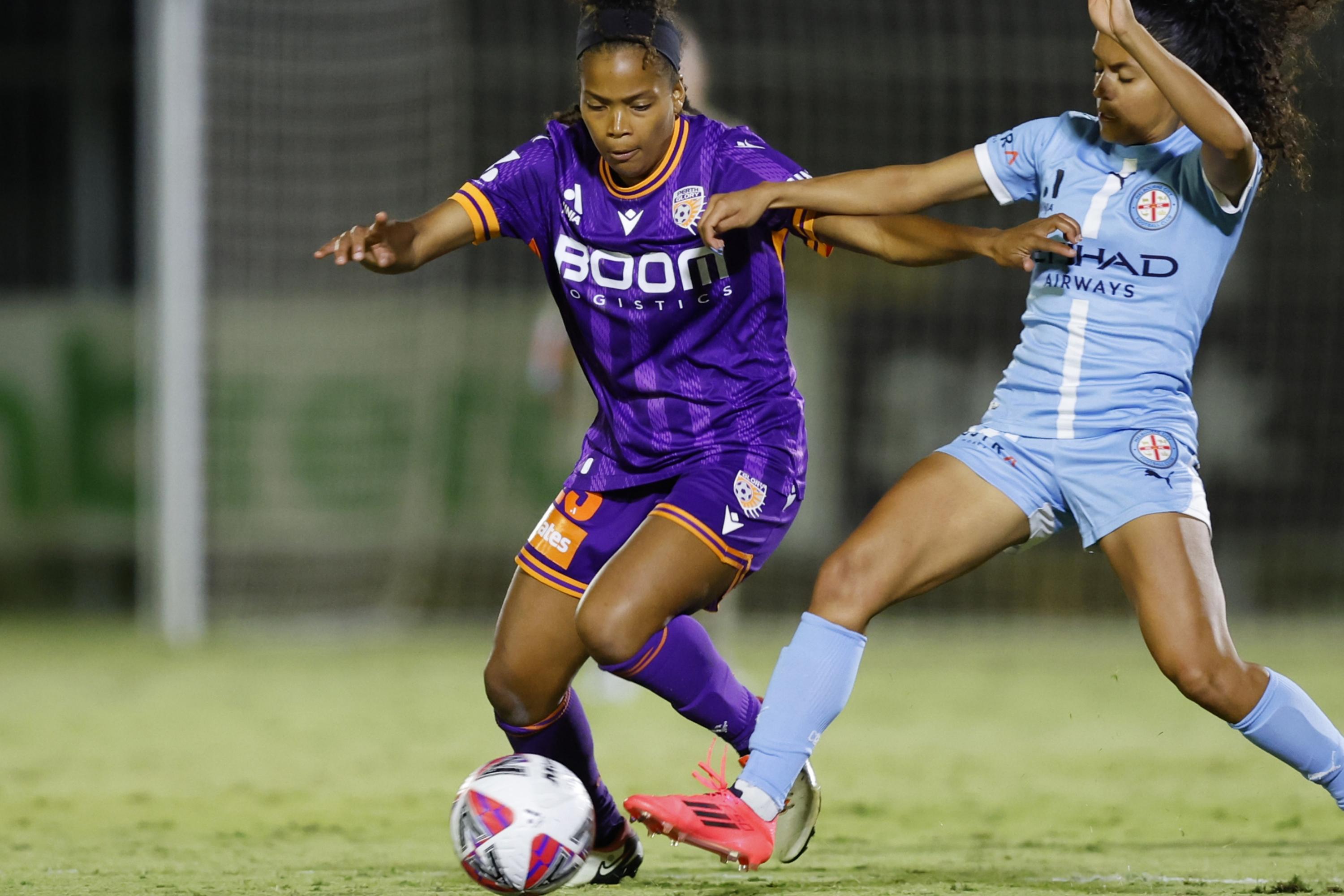 Glory’s Naomi Chinnama and City’s Lourdes Bosch tussle for the ball in a recent match. Picture: James Worsfold/Getty Images