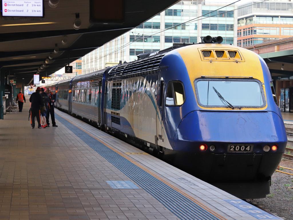 The last XPT train arrives from Melbourne as the NSW-Victorian border is locked down. Picture: NCA NewsWire