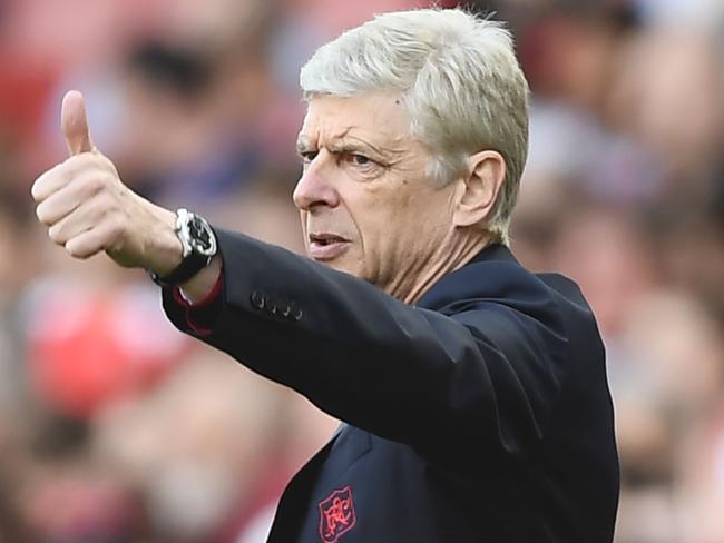 Arsenal's French manager Arsene Wenger gestures from the touchline during the English Premier League football match between Arsenal and Everton at the Emirates Stadium in London on May 21, 2017.  / AFP PHOTO / Justin TALLIS / RESTRICTED TO EDITORIAL USE. No use with unauthorized audio, video, data, fixture lists, club/league logos or 'live' services. Online in-match use limited to 75 images, no video emulation. No use in betting, games or single club/league/player publications.  /