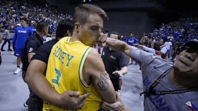 Australian Boomer Nathan Sobey copped this ugly punch during the brawl. Picture: Jerome Ascano/spin.ph