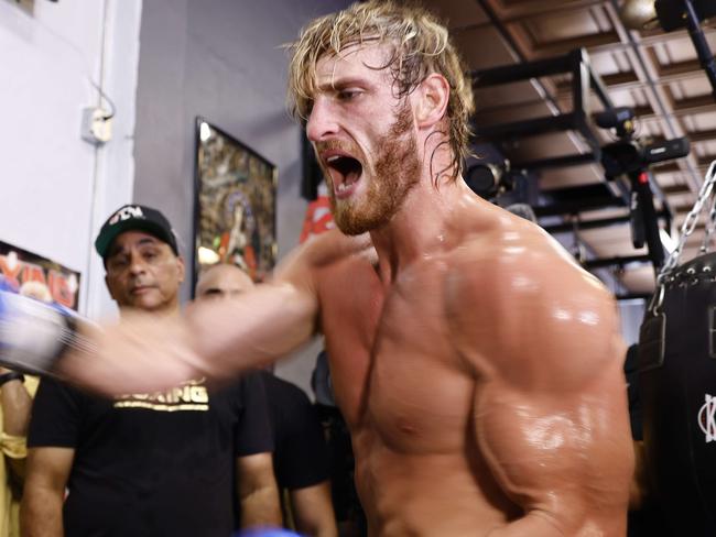 MIAMI BEACH, FLORIDA - JUNE 02: Logan Paul works out at the 5th St. Gym prior to his June 6th exhibition boxing match against Floyd Mayweather on June 02, 2021 in Miami Beach, Florida.   Michael Reaves/Getty Images/AFP == FOR NEWSPAPERS, INTERNET, TELCOS & TELEVISION USE ONLY ==