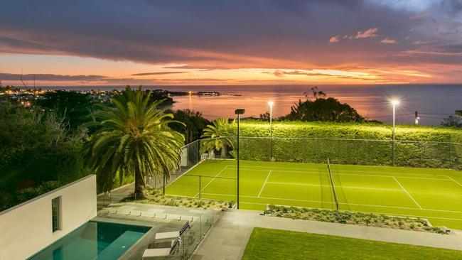 Views to the Mornington Yacht Club.