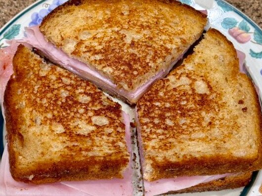 A man cut his sandwiches into thirds. Picture: X/@ryancduff