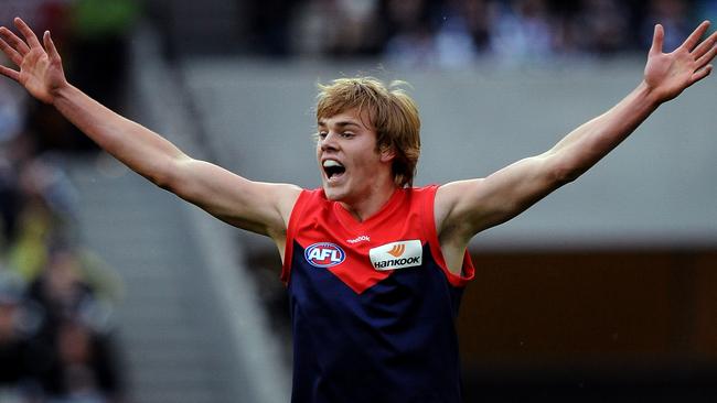 A young Jack Watts calls for the ball in 2009.