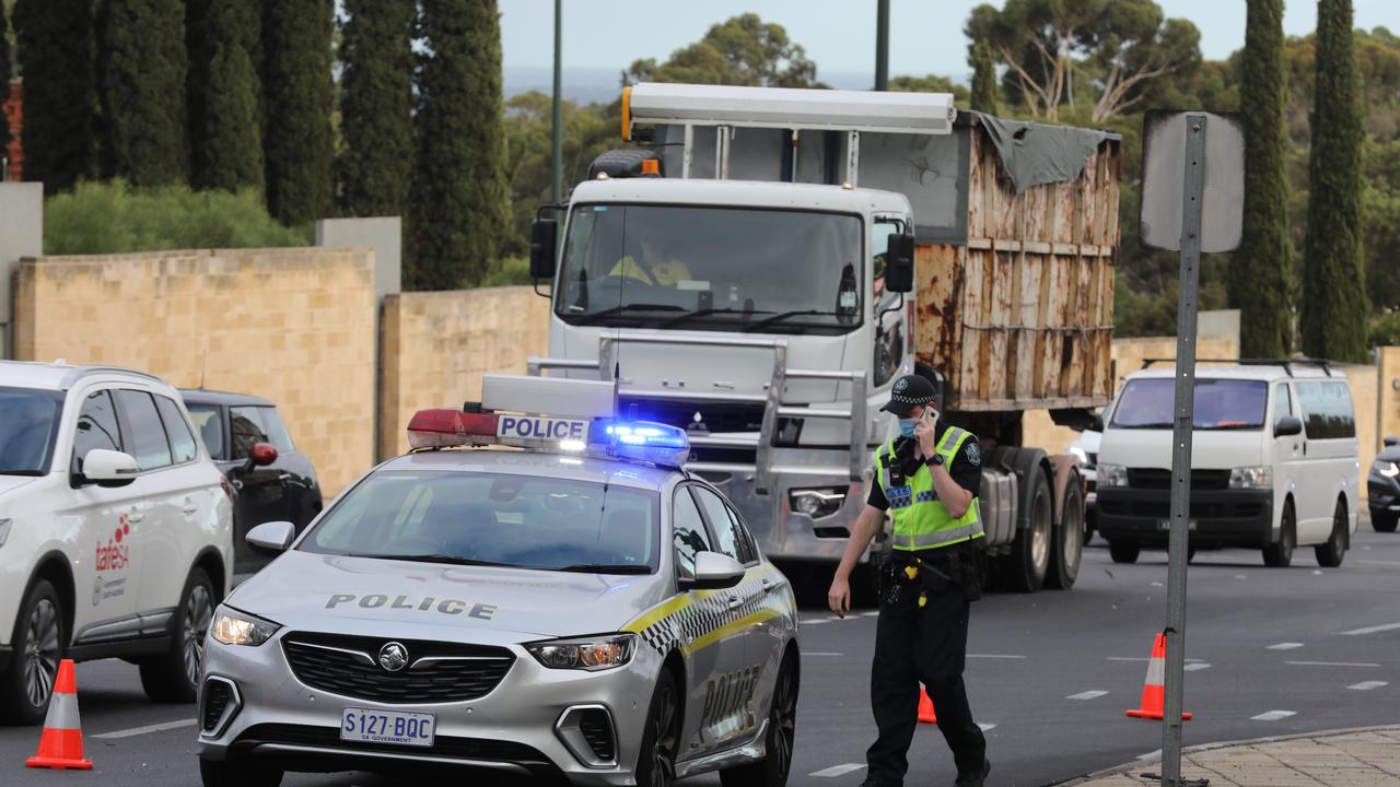 SE Freeway Delays After Two Trucks Crash Thursday March 31 | The Advertiser