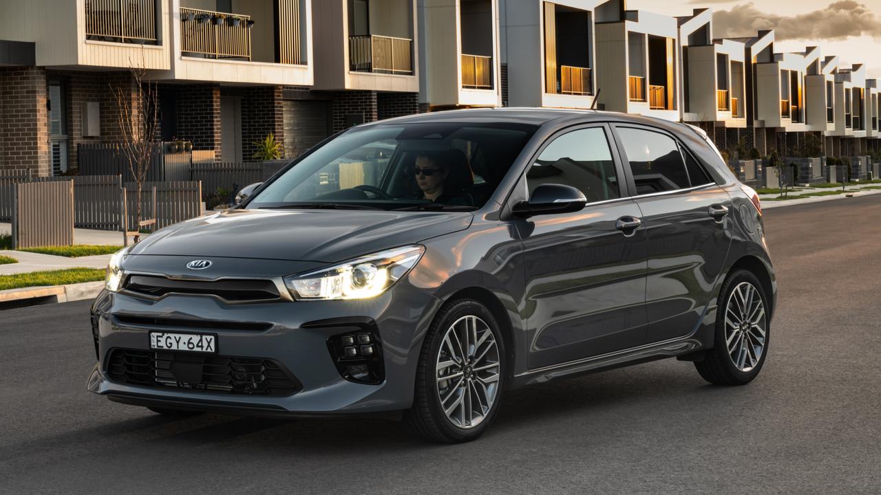 Revisión de 2021 Kia Rio GT-Line: primer automóvil barato, seguro y ...