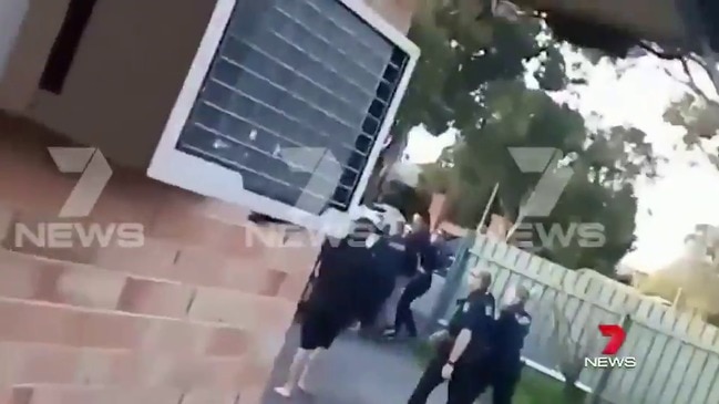 Spitting man punched by SA police officer during arrest (7 News)