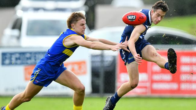 Alex Inglese of Mornington Peninsula kicks. (Photo by Josh Chadwick)