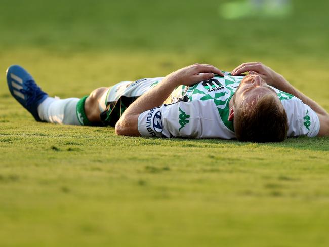 NEWCASTLE, AUSTRALIA - FEBRUARY 01: Connor Pain of Western United looks dejected during the round 17 A-League match between the Newcastle Jets and Western United at McDonald Jones Stadium on February 01, 2020 in Newcastle, Australia. (Photo by Tony Feder/Getty Images)