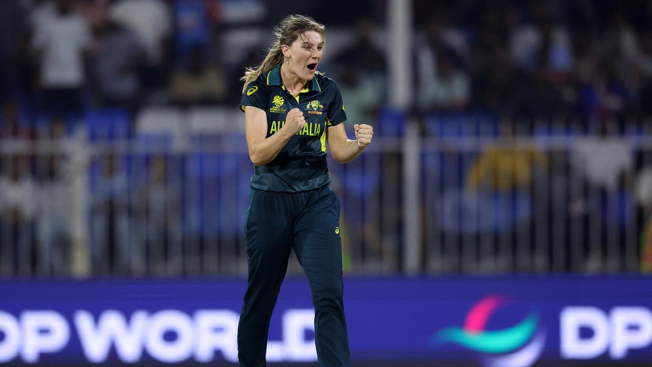 India on the brink after four-wicket, final over meltdown as Aussies book WC semi final