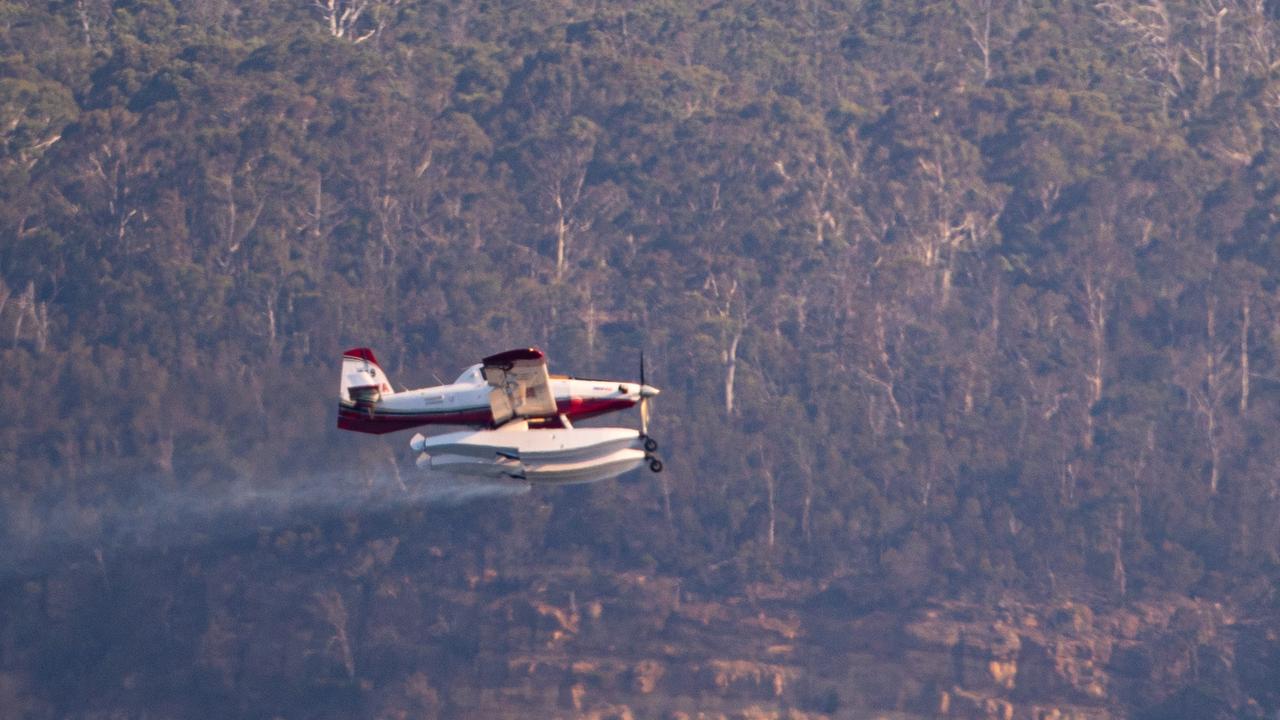 Water bombers and fire crews sent to Snug fire