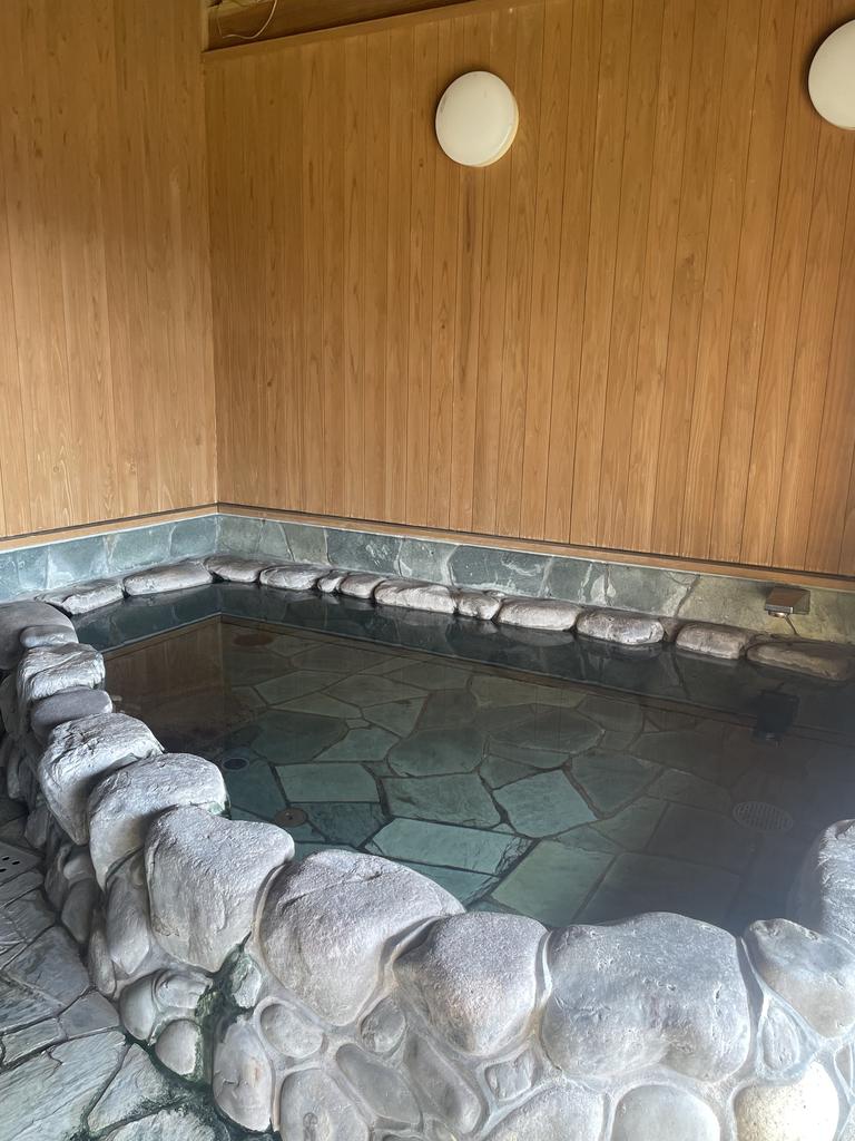 A women’s communcal onsen at Kiri-no-Sato Takahara Lodge.