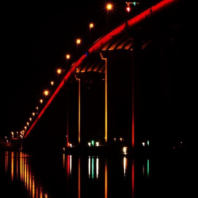 Tasman Bridge. @amanda.ran @hobartandbeyond #paintthetownred2015