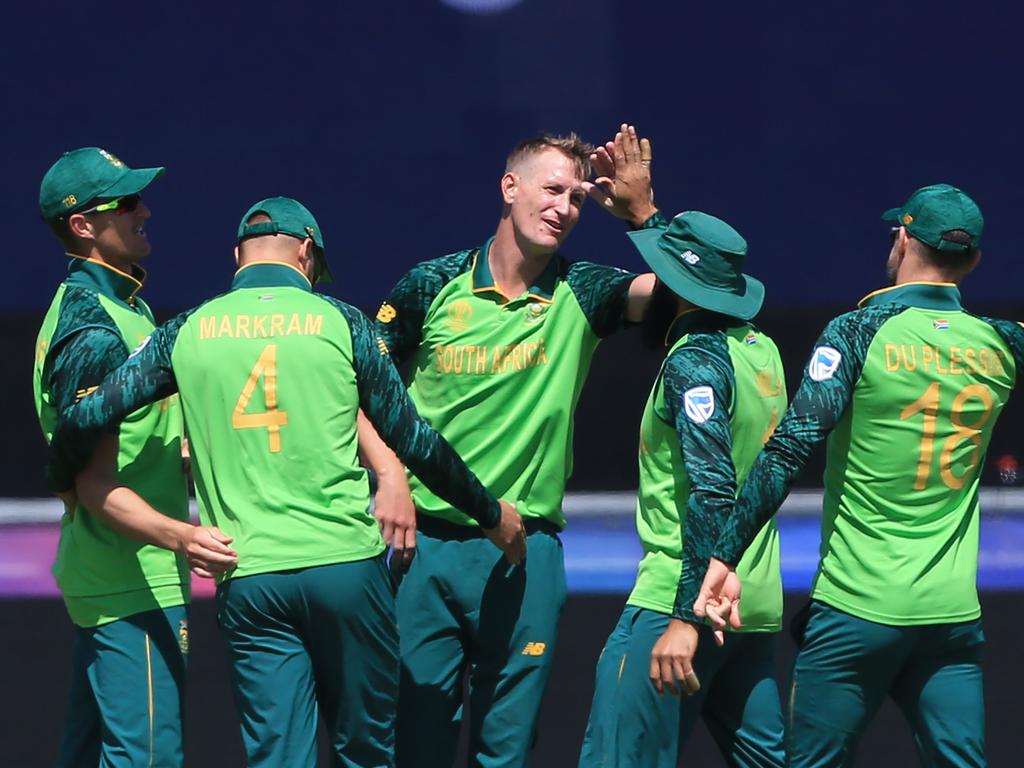 South Africa's Chris Morris (centre). (Photo by Lindsey PARNABY / AFP)