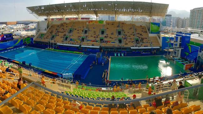 Rio Olympics: Health concerns after diving pool turns green overnight ...