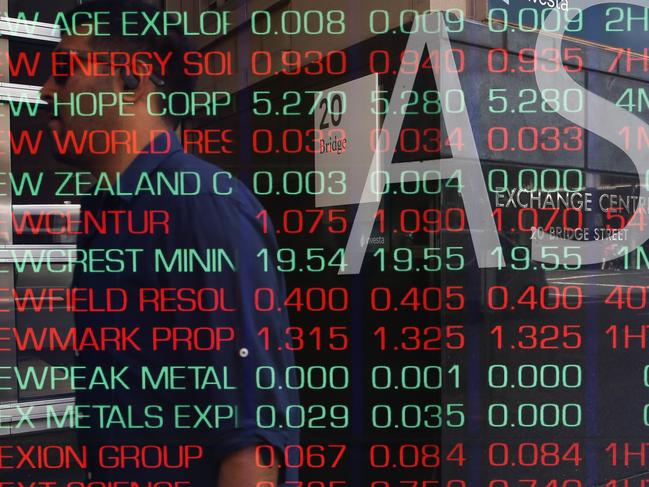 SYDNEY, AUSTRALIA - Newswire Photos -November 14, 2022 A general view of members of the public walking past the digital boards at the ASX in Sydney. Picture: NCA Newswire / Gaye Gerard