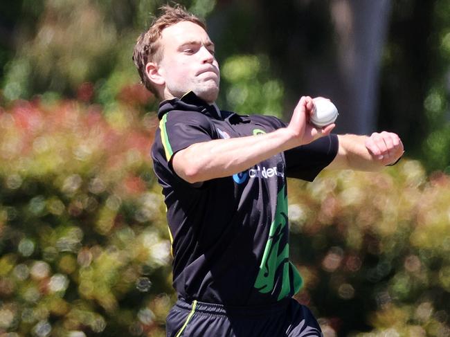 VSDCA 2022-23: Box Hill v Spotswood at Box Hill City Oval, December 10,2022. Hayden Rayner of Box Hill bowling.Picture : George Salpigtidis