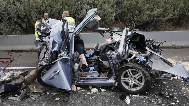 western-ring-road-car-crash-accident-near-boundary-rd-exit-near