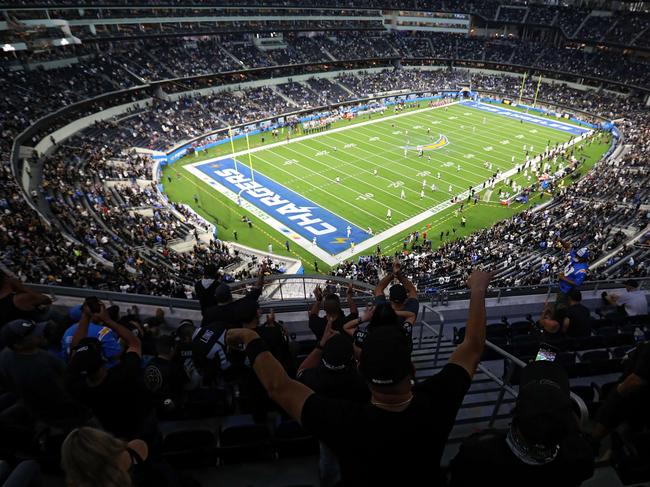 INGLEWOOD, CALIFORNIA - OCTOBER 04: A general view as the Las Vegas Raiders play against the Los Angeles Chargers during the first half at SoFi Stadium on October 4, 2021 in Inglewood, California.   Katelyn Mulcahy/Getty Images/AFP == FOR NEWSPAPERS, INTERNET, TELCOS & TELEVISION USE ONLY ==