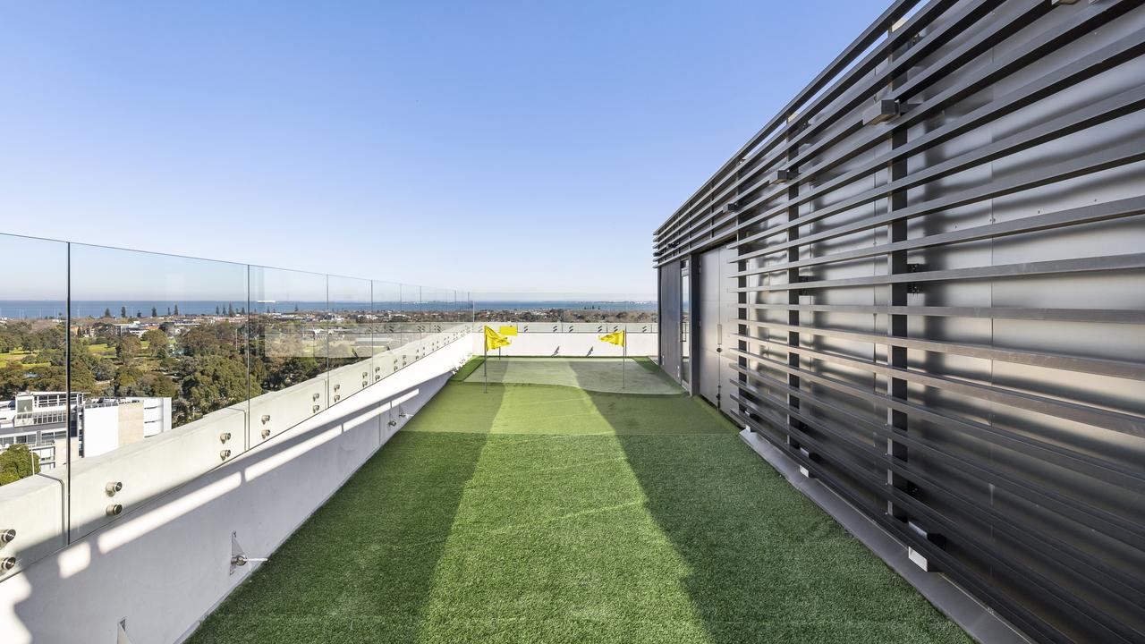 The private outdoor chipping and putting green also offers spectacular views.