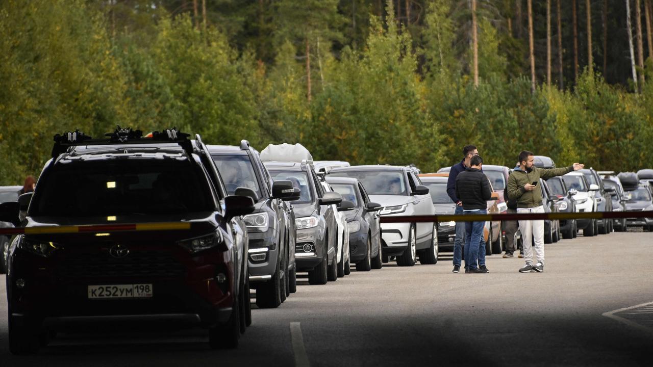 Cars coming from Russia wait in long lines at the border checkpoint between Russia and Finland near Vaalimaa. Picture: Olivier Morin/AFP