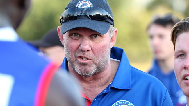 Jason Heatley talks to his North Heidelberg players.