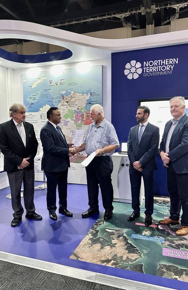 The Gove green hydrogen MOU was signed at NT Resources Week with Dr Howard Smith from the NT government, Alfred Benedict from Allied Green Ammonia, Klaus Helms from Gumatj Corporation, Emir Aziz, Allied Green Ammmonia and Alister Trier, NT government.