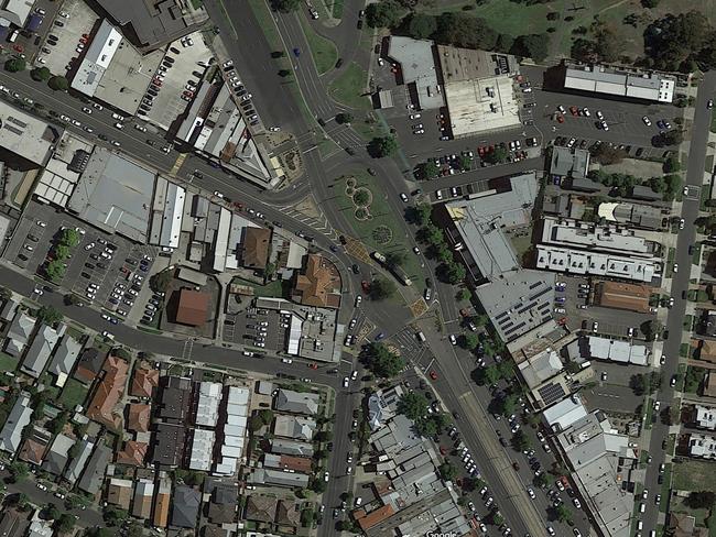 The Essendon North junction where Keilor, Bulla, Mt Alexander and Lincoln roads all meet has been voted as one of Melbournes most dangerous intersections by the RACV. Picture: Google maps