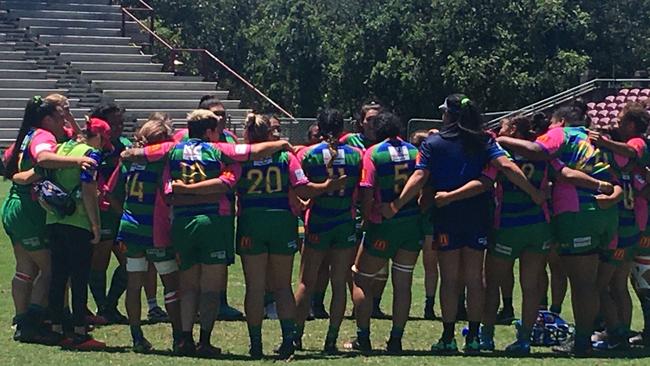 GPS coach Denz Moors addresses her team after the narrow loss.