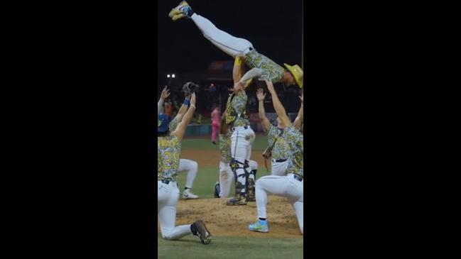 Baseball team recreates iconic scene from "Dirty Dancing"