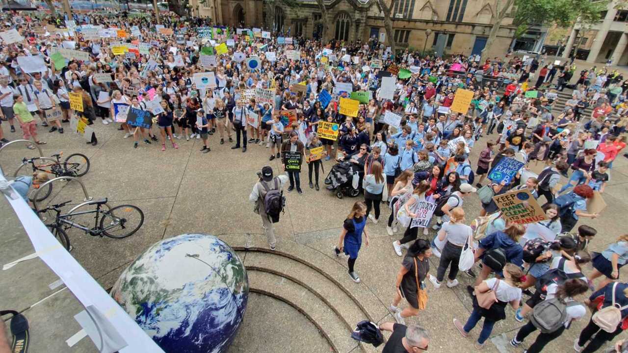 Students skip school en masse to attend climate change rallies