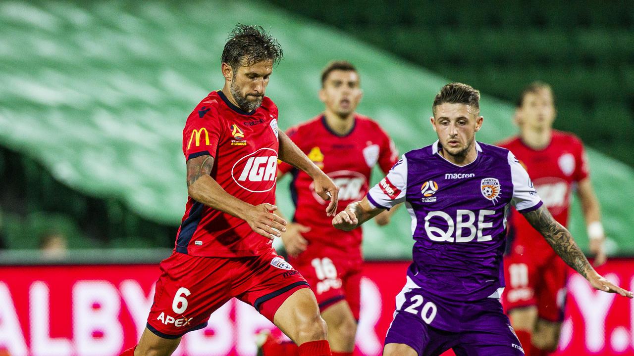 Vince Lia has signed for Perth Glory after leaving Adelaide.