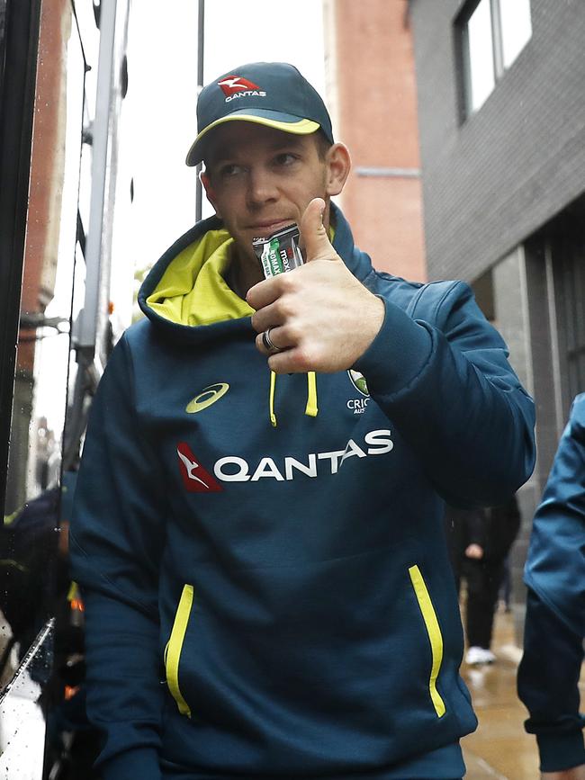 Tim Paine boards the team bus. Picture: Getty Images