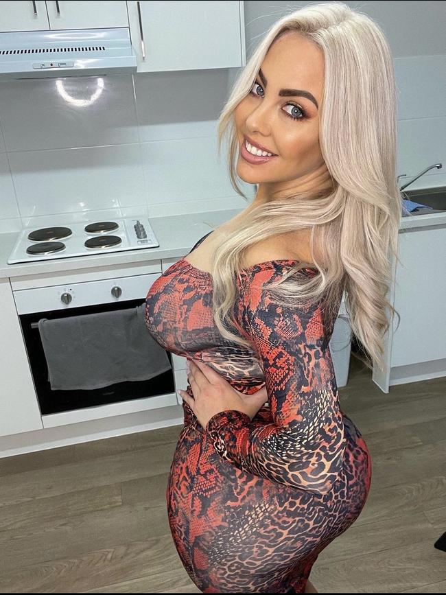 Mum of four Evie Leana juggles her OnlyFans career around her kids. Picture: Instagram
