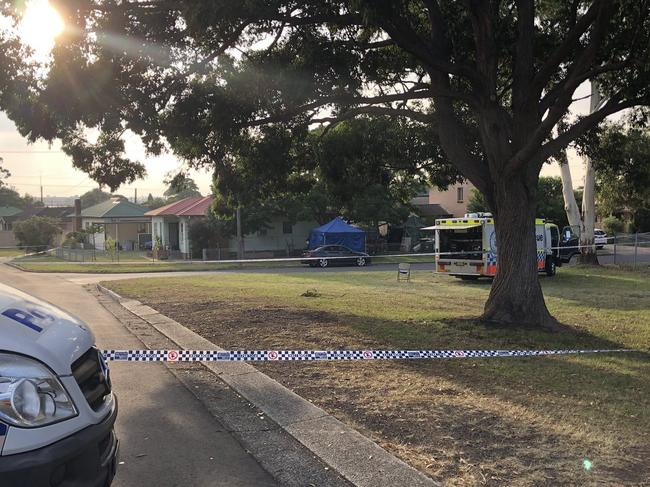 Police on scene at Unanderra after Nathan Costello was shot dead outside a home. Picture: 9 News Illawarra.